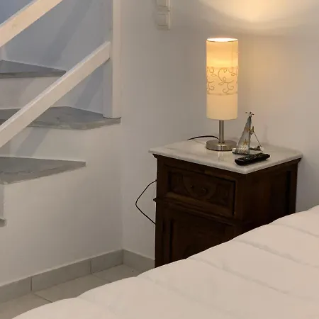 Irenes House Piso Livadi