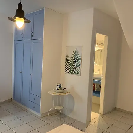 Irenes House Piso Livadi