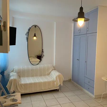 Irenes House Piso Livadi
