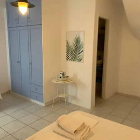 Holiday home Irenes House Piso Livadi